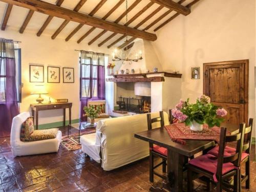 Contignano Villa Sleeps 11 Pool Wifi