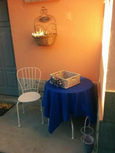 Hostal Marinella Guest House