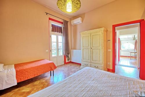 Empoli Apartment Sleeps 4 Air Con