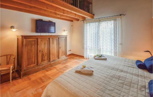 Six-bedroom Holiday Home In Fumane -vr-