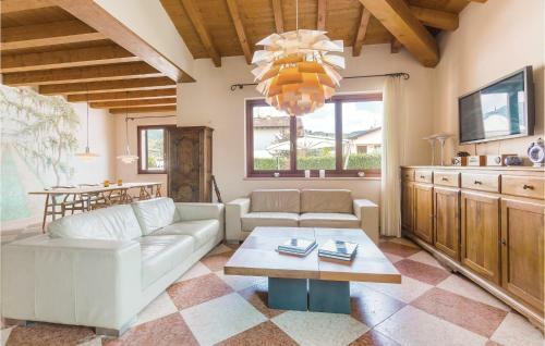 Six-bedroom Holiday Home In Fumane -vr-