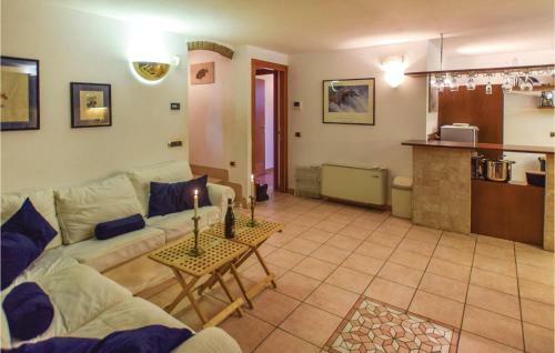 Six-bedroom Holiday Home In Fumane -vr-