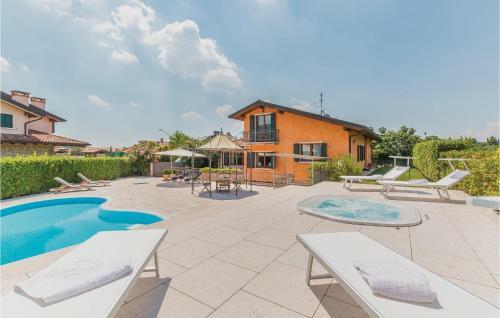 Six-bedroom Holiday Home In Fumane -vr-