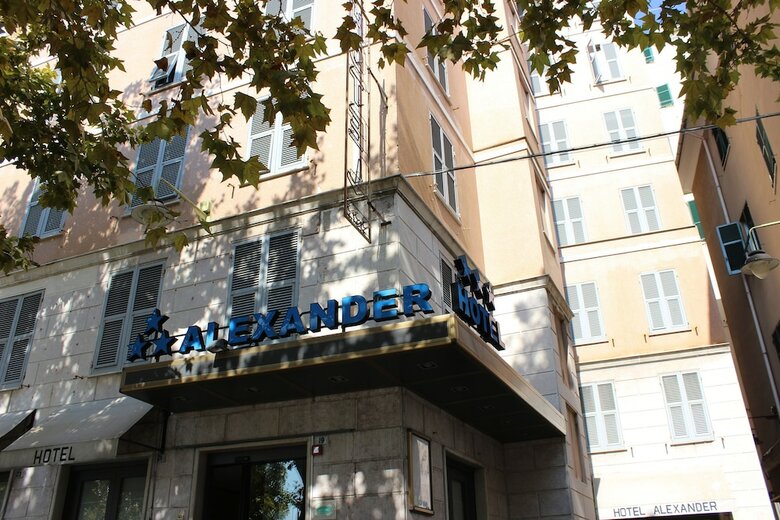 New Alexander Hotel