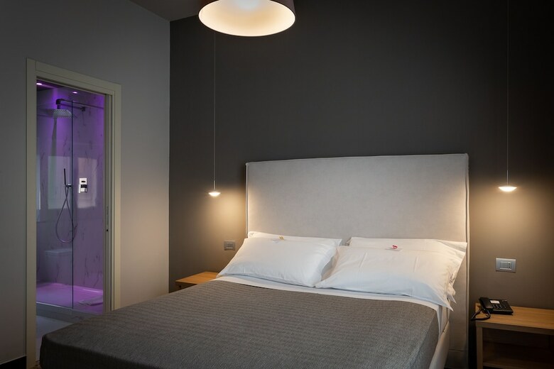Hotel Hnn Luxury Suites