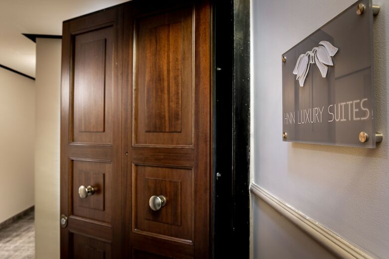Hotel Hnn Luxury Suites