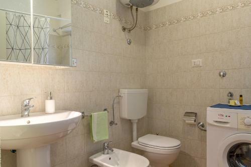 Tyche Apartment