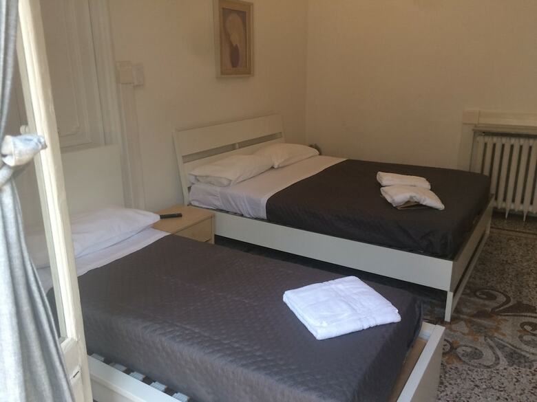 Hostal Guest House Roma
