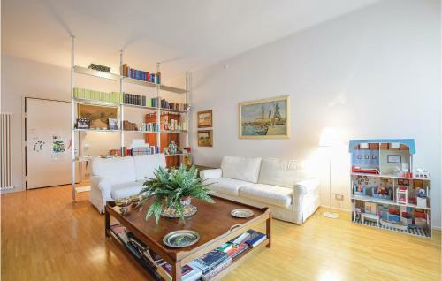 Three-bedroom Apartment In Genova (ge)