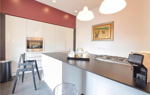 Three-bedroom Apartment In Genova (ge)