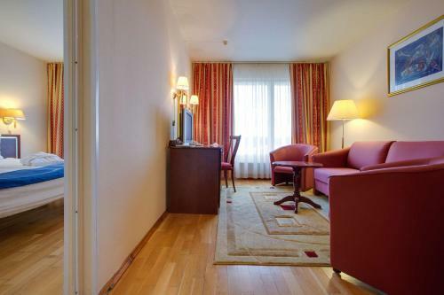 Hotel Park Inn By Radisson Poliarnie Zori