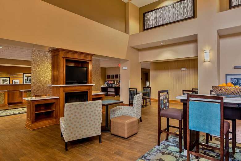 Hotel Hampton Inn And Suites Jamestown