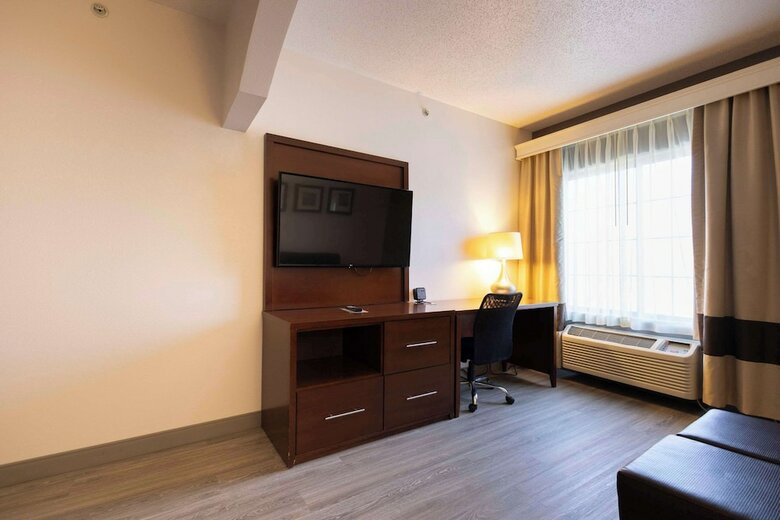 Hotel Comfort Suites
