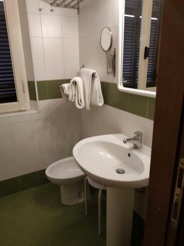 Hostal Gemini Camere E Suites