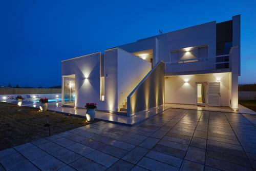 Sariva Villa - Pool, Beach And Luxury