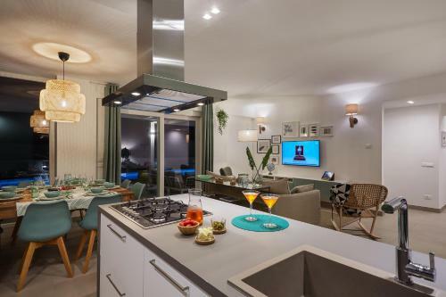 Sariva Villa - Pool, Beach And Luxury