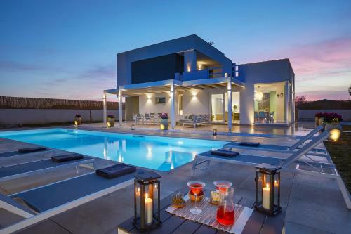 Sariva Villa - Pool, Beach And Luxury