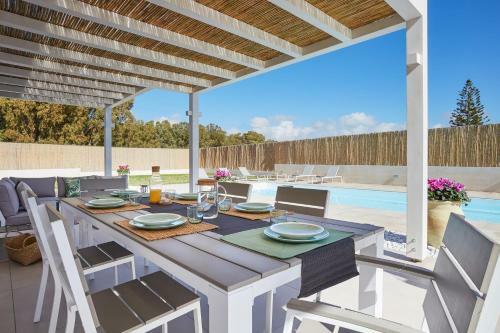 Sariva Villa - Pool, Beach And Luxury