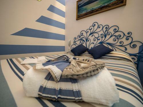 Hostal Teresa Rooms & Suites