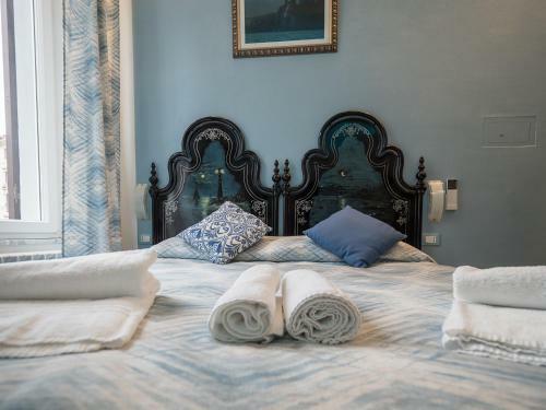 Hostal Teresa Rooms & Suites