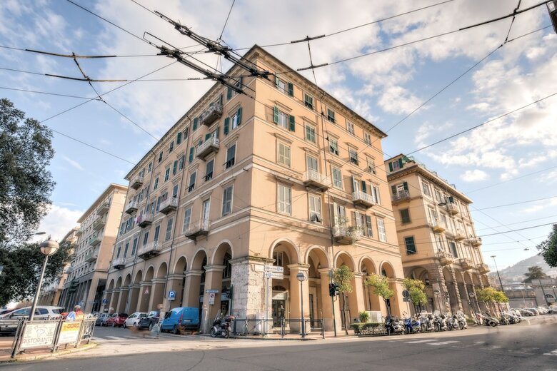 Hostal The First - La Spezia 5 Terre