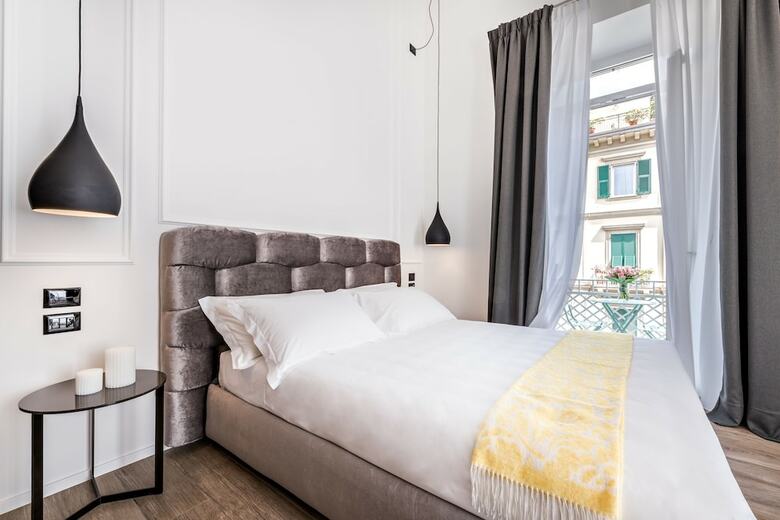 Hostal The First - La Spezia 5 Terre