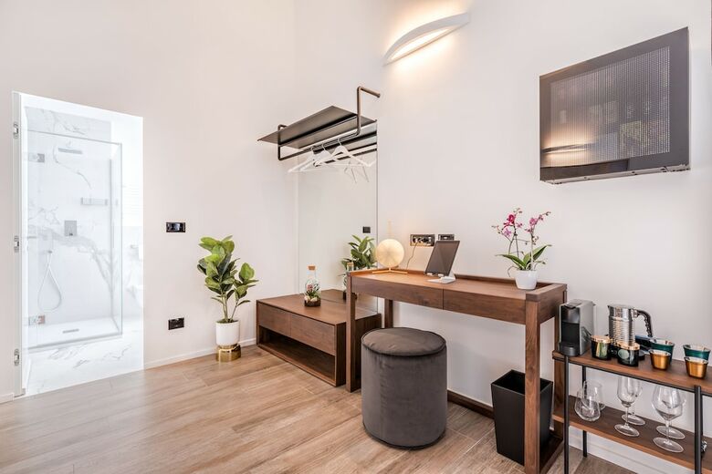 Hostal The First - La Spezia 5 Terre