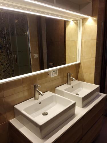 Rosselli Charme Apartment- Centro -