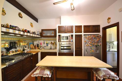 Lecce Villa Sleeps 16 Pool Air Con Wifi