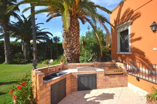 Lecce Villa Sleeps 16 Pool Air Con Wifi