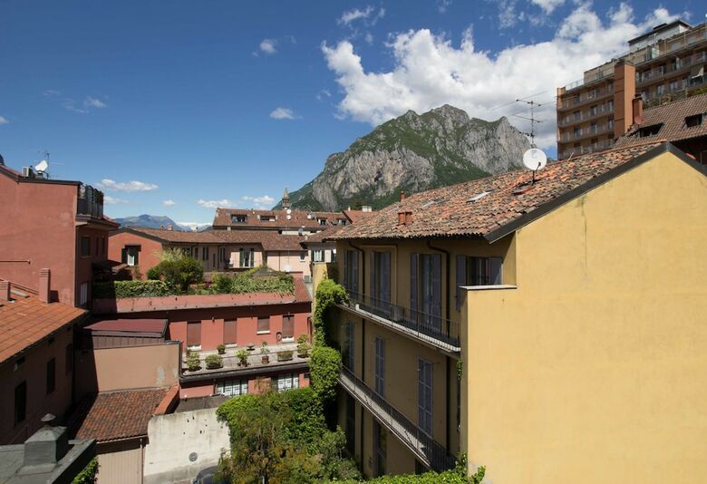 Manzoni Two-bedroom Apartment