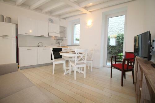 Lakefront Cadorna Apartment