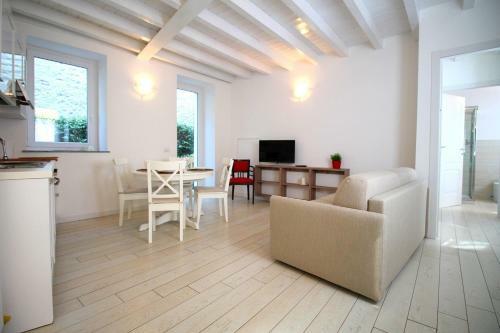 Lakefront Cadorna Apartment