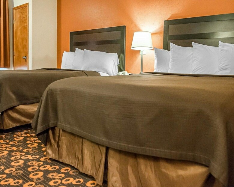 Hotel Rodeway Inn & Suites