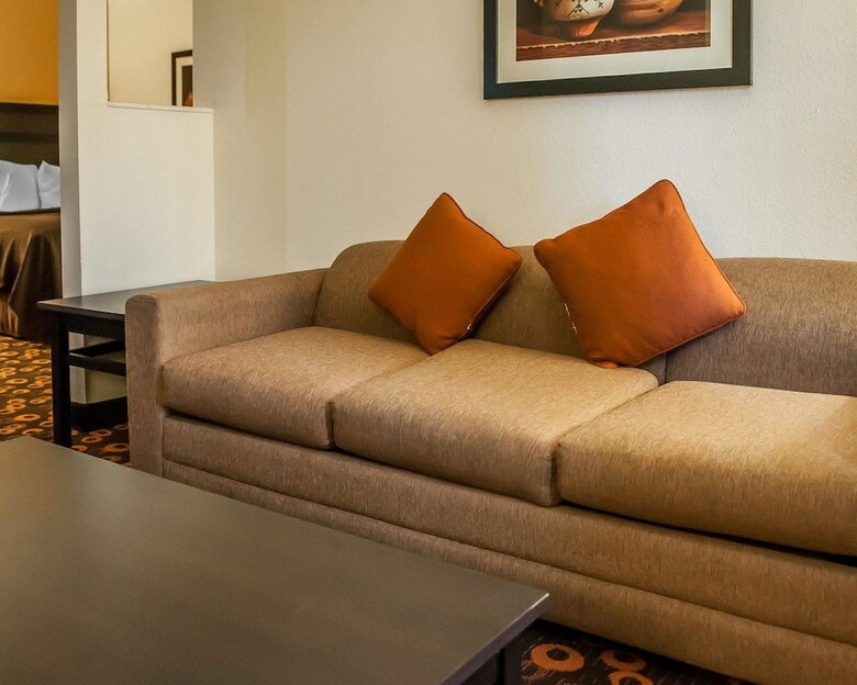 Hotel Rodeway Inn & Suites