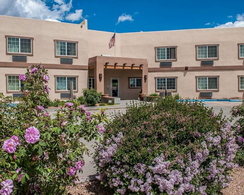 Hotel Rodeway Inn & Suites