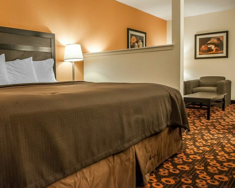 Hotel Rodeway Inn & Suites