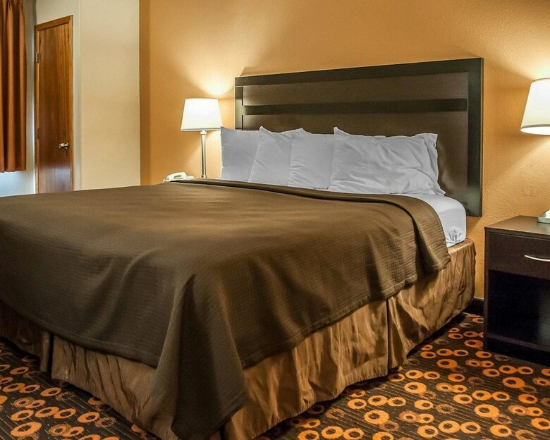 Hotel Rodeway Inn & Suites