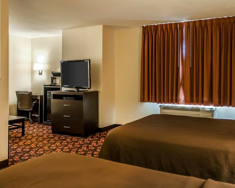 Hotel Rodeway Inn & Suites