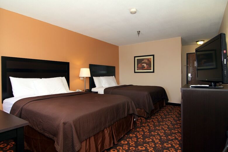 Hotel Rodeway Inn & Suites