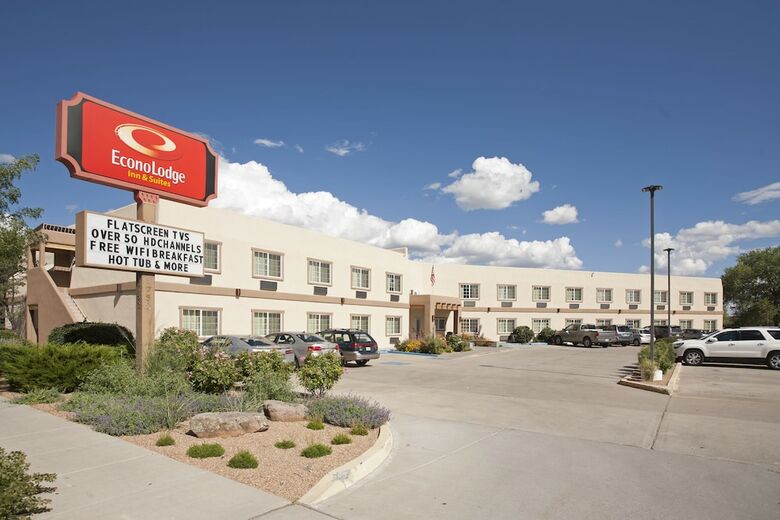 Hotel Rodeway Inn & Suites