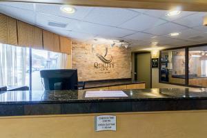 Hotel Quality Inn & Suites