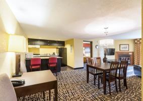 Hotel Quality Inn & Suites