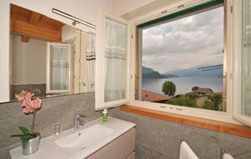 Two-bedroom Apartment In Lezzeno -co-