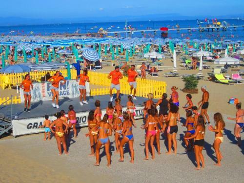 Apartments In Lignano Sabbiadoro 21780