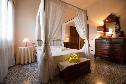 Iano Villa Sleeps 8 Pool Wifi