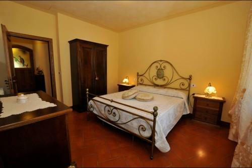 Campoleone Villa Sleeps 9 Pool Wifi