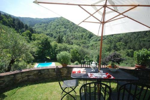 Lucca Villa Sleeps 6 Pool Air Con Wifi