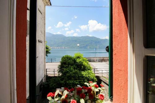 Ca Rossa On The Lake