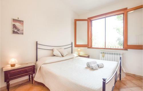 Three-bedroom Holiday Home In Custonaci -tp-